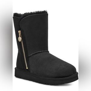 Ugg Bailey Short Boot
